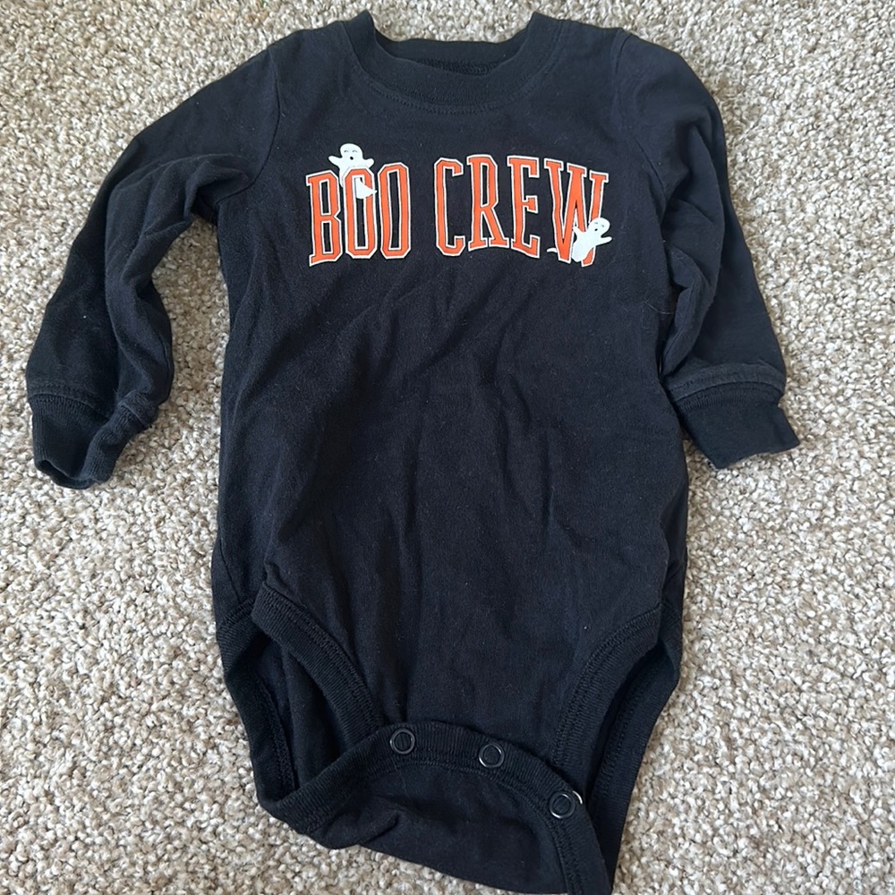 Baby 9 month Halloween BOO CREW onesie Like New